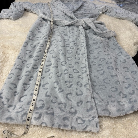 Soma Plush Blue/Gray Embossed Leopard Print Robe Belted Lounge Cozy Size L/XL - Picture 6 of 10